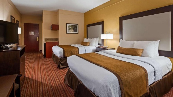 Best Western Plus Strawberry Inn & Suites image 11