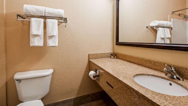 Best Western Plus Strawberry Inn & Suites image 15