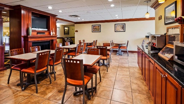 Best Western Plus Strawberry Inn & Suites image 6